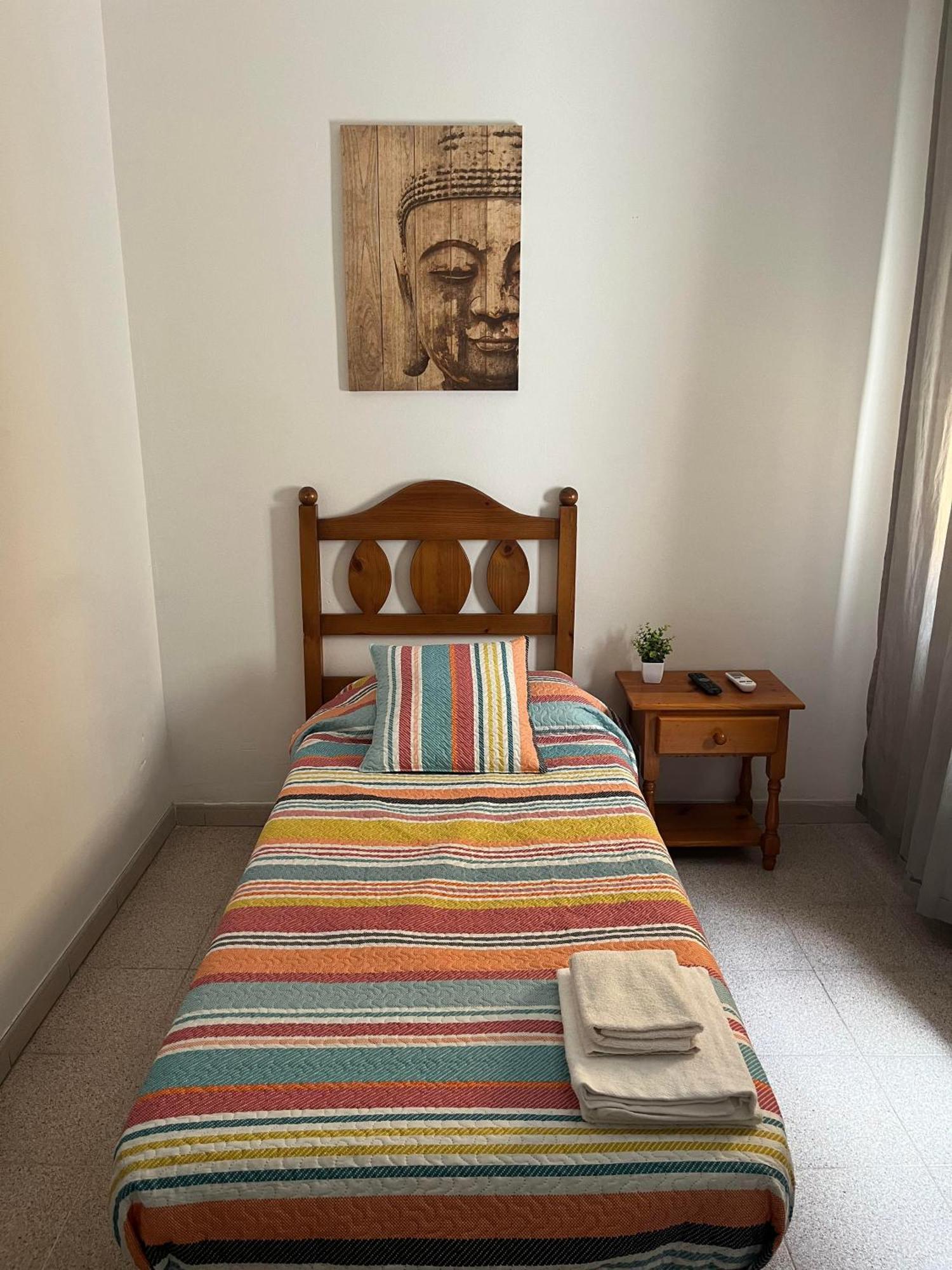Hostal La Masia Манреса Екстериор снимка
